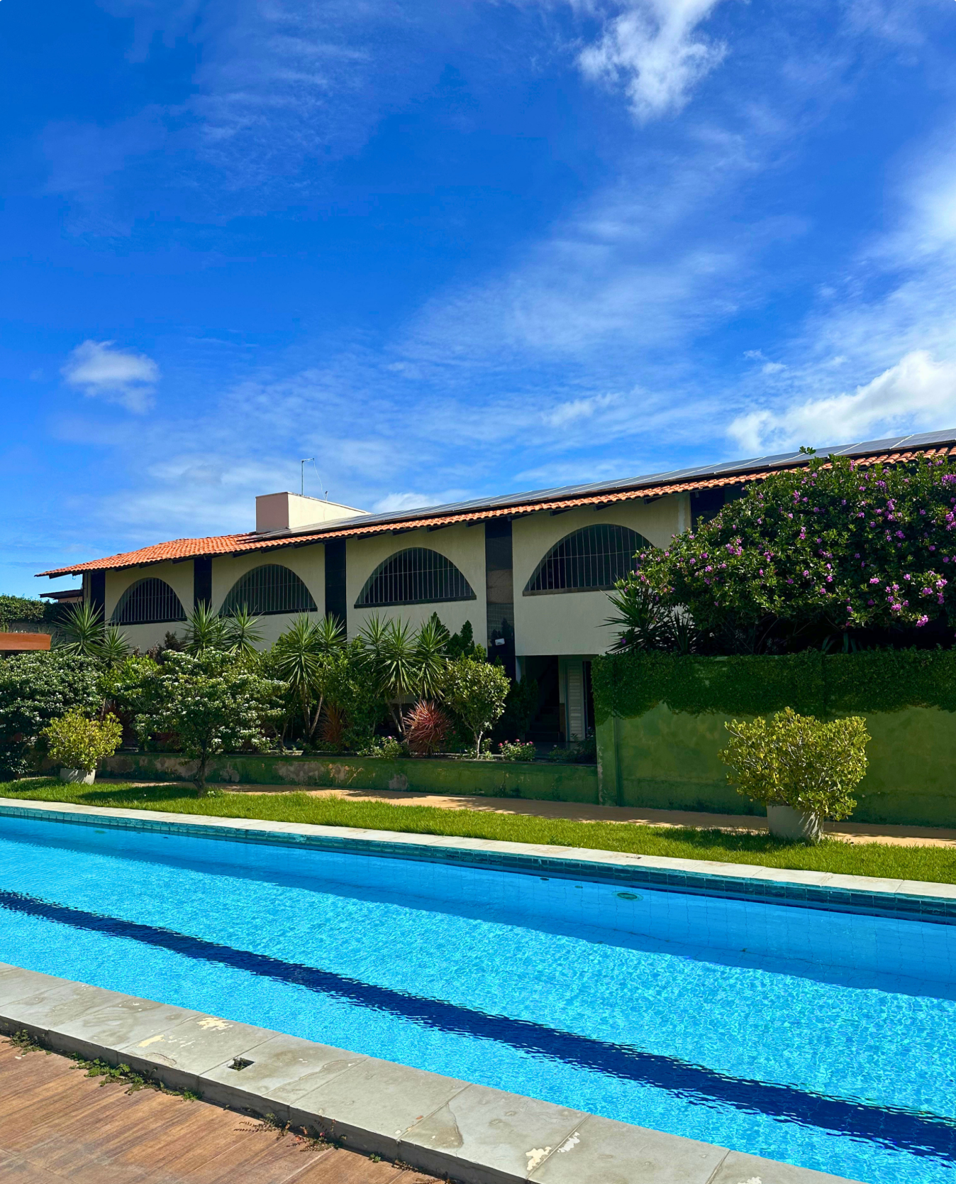 Área externa da Villa Vita com piscina